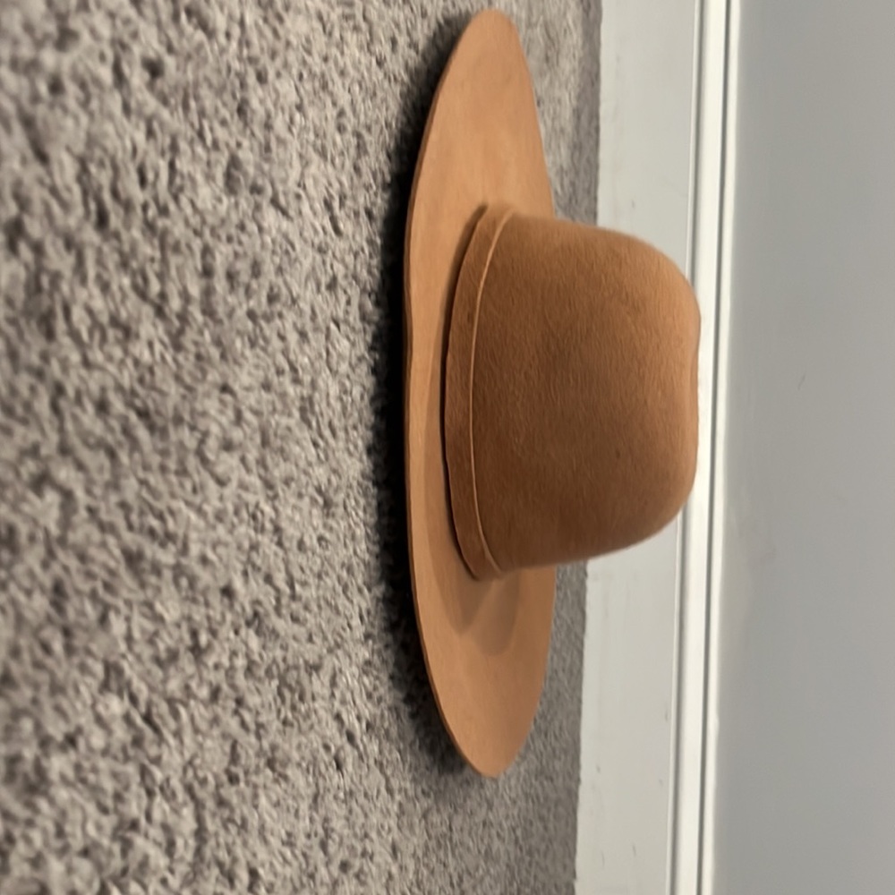 Wool hat - Picture 3 of 3